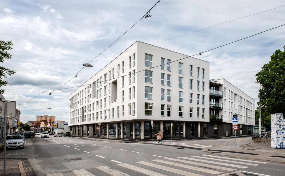 Karl Heinz Putz Außenansicht der Wohn- und Geschäftsanlage, Karlauerstraße.